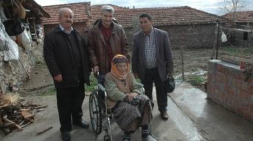 Manisa&rsquo;nın Hayırsever Abisi Uğurlu, Selendili 3 Engelliyi Sevindirdi