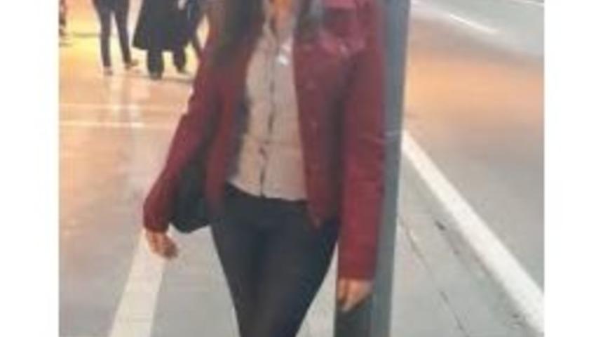 Otob&uuml;s Kazasında &Ouml;len &Uuml;niversiteli Elif Defnedildi