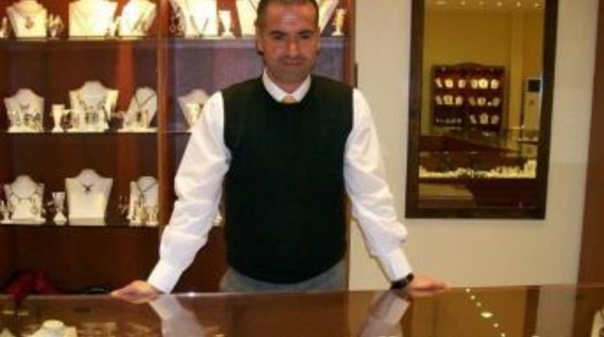 Turizmci Evinde &Ouml;l&uuml; Bulundu