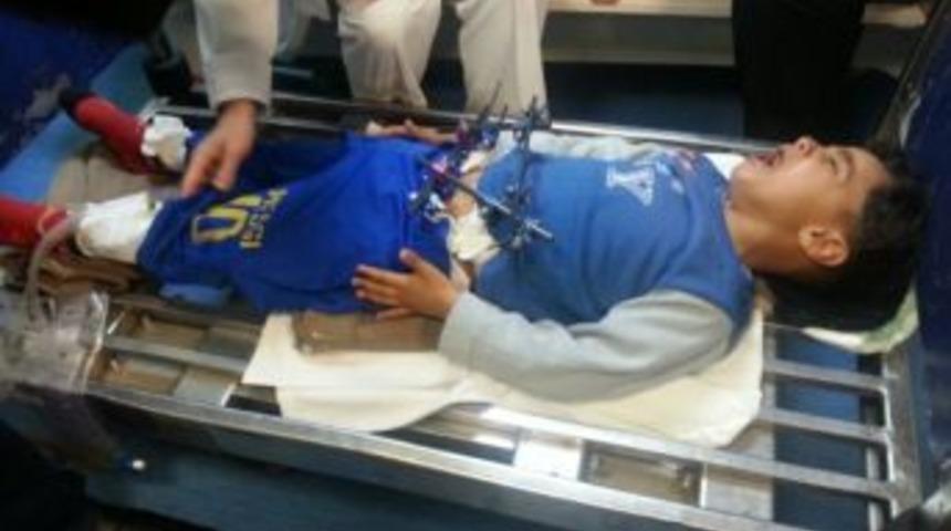 (&ouml;zel Haber) Ameliyat Olan Iraklı &Ccedil;ocuğu Bagaj Arabasında Taşıdılar