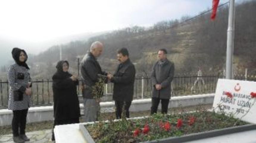 Başsavcı Yeldan'dan Anlamlı Mezar Ziyareti