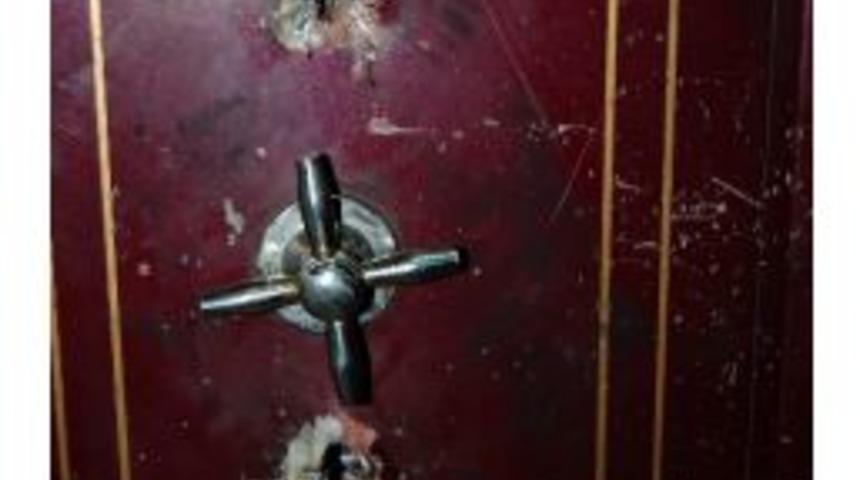 &Ccedil;elik Kasayı Patlattılar