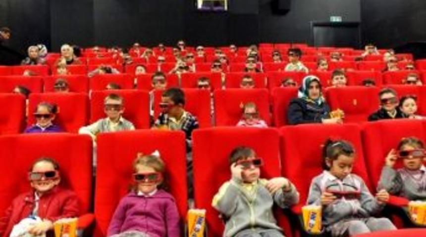 5 Bin &Ouml;ğrenci D&ouml;nem İ&ccedil;inde Sinema Keyfi Yaptı