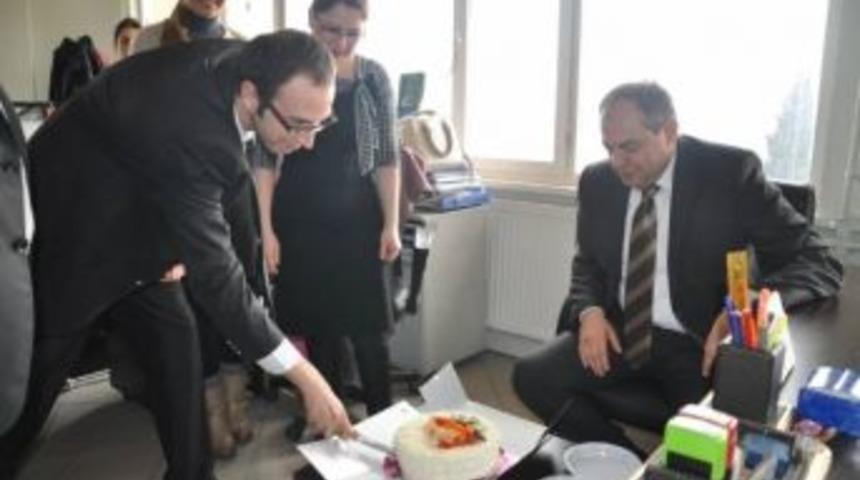 Tekirdağ Belediye Başkanı, Belediye Personeli &Uuml;r&uuml;n Taner'e Hayırlı Teskereler Diledi