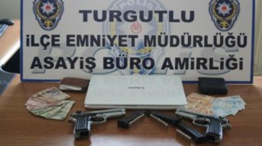 Av T&uuml;feğiyle Benzinlik Soydular