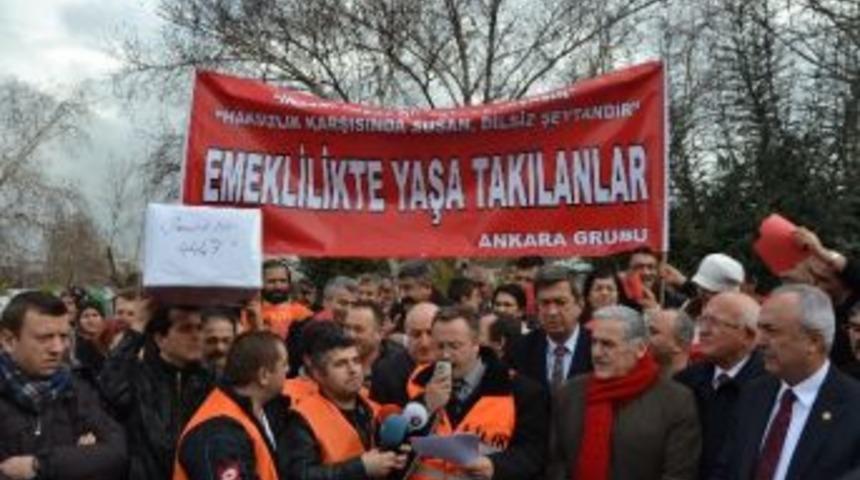 Emeklilikte Yaşa Takılanlar Platformu, Tbmm &Ouml;n&uuml;nde Eylem D&uuml;zenledi
