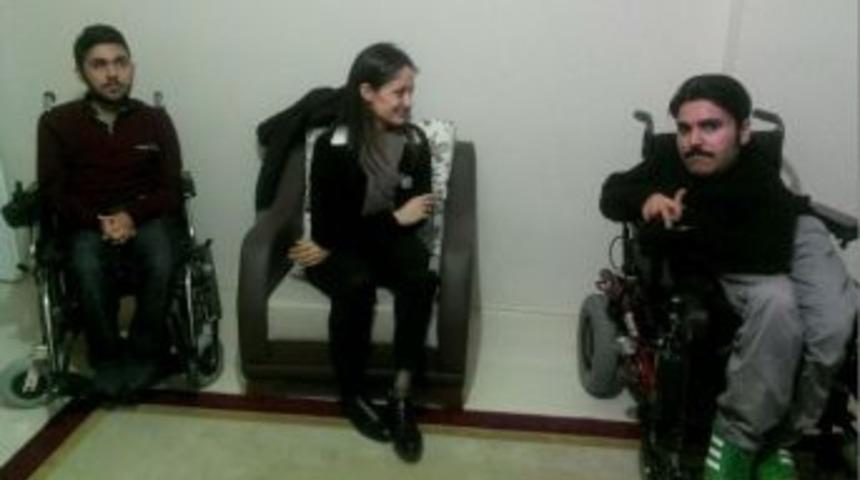 Şafak Pavey Engelli Kardeşleri Ziyaret Etti