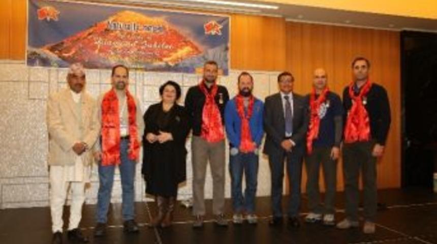 Everest'e Tırmanan T&uuml;rk Dağcılarla Nepal Tanıtımı