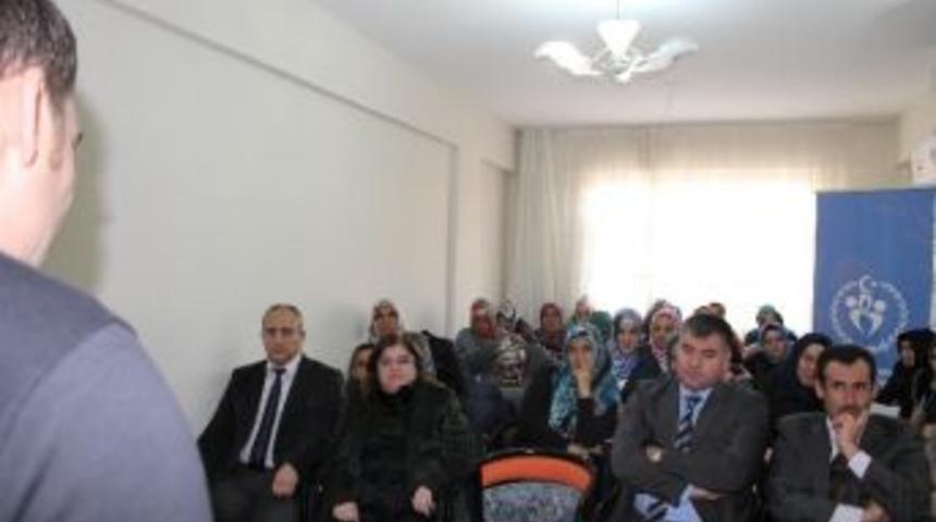 Şanlıurfa Gen&ccedil;lik Merkezinden Bayanlara Seminer