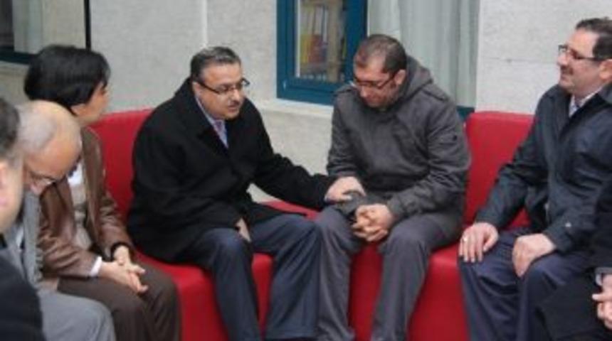 Vali Su'dan Taziye Ziyareti