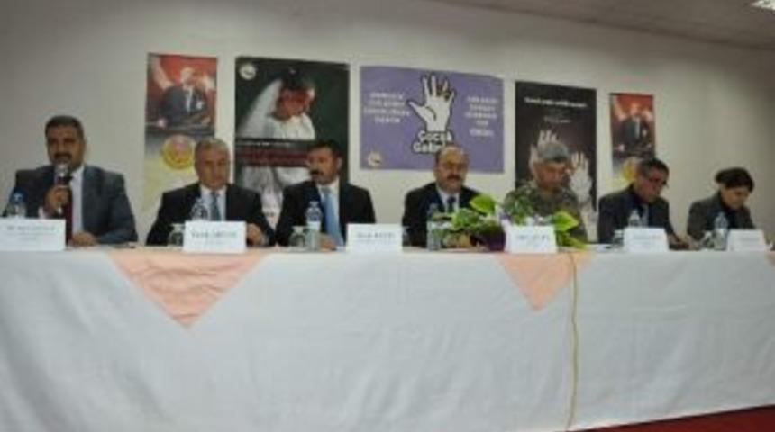 Siirt'te 'erken Yaşta Evlilikler Ve &Ccedil;ocuk İstismarı' Konulu Panel