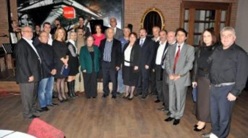 Mudanya Belediye Meclisi &Uuml;yelerine Teşekk&uuml;r Plaketi