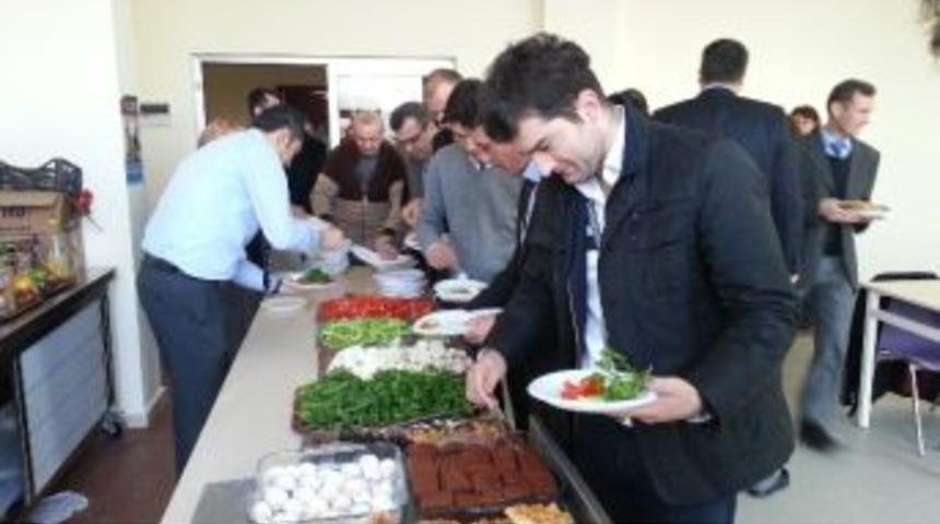 Birlikte Kahvaltı Yapıyorlar