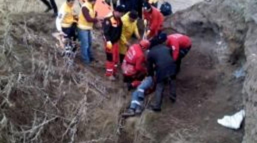 Kartal Merakı Y&uuml;z&uuml;nden Kuyuya D&uuml;şt&uuml;