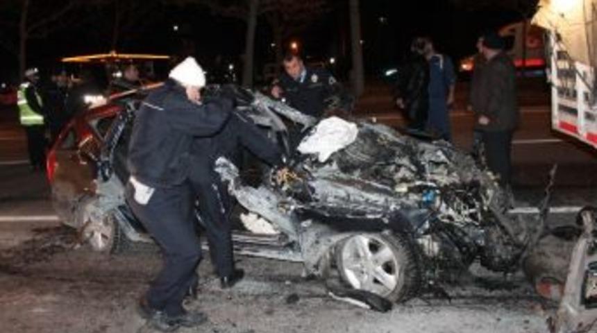 Anne Ve Kızı Trafik Kazası Ayırdı