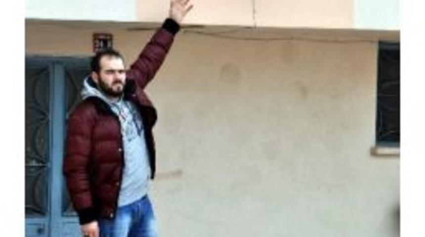 Cami Avlusundaki Hoparl&ouml;rlere Demir Kafesli Koruma