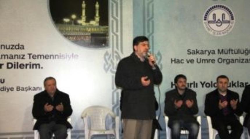 Umreciler Dualarla Uğurlandı