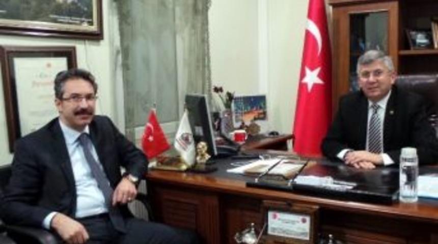 Milletvekili &Uuml;nal, Perşembe İl&ccedil;e Teşkilatını Ziyaret Etti