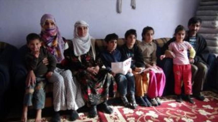 (&ouml;zel Haber) 13 Kişilik Aile 4 Yıldır Elektriksiz Yaşıyor