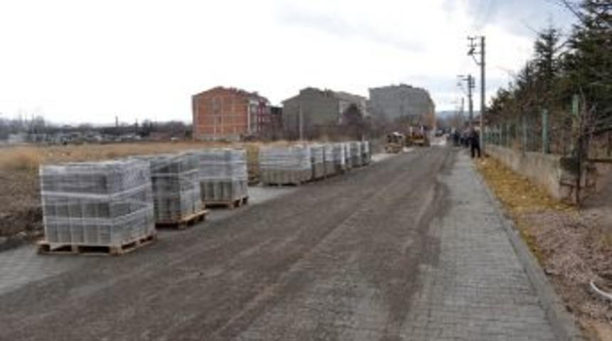 Tepebaşı Belediyesi&rsquo;nin Yol Ve Kaldırım &Ccedil;alışmaları