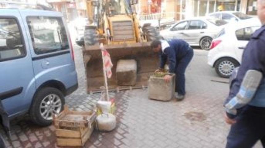 İzmit'te Kaldırım İşgallerine İzin Yok
