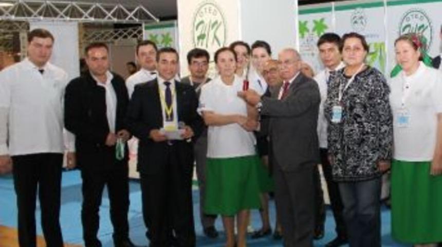 T&uuml;rkmen &Ouml;ğrenciler 2. Uluslararası Housekeepıng Olimpiyatları&rsquo;nda İkinci Oldu