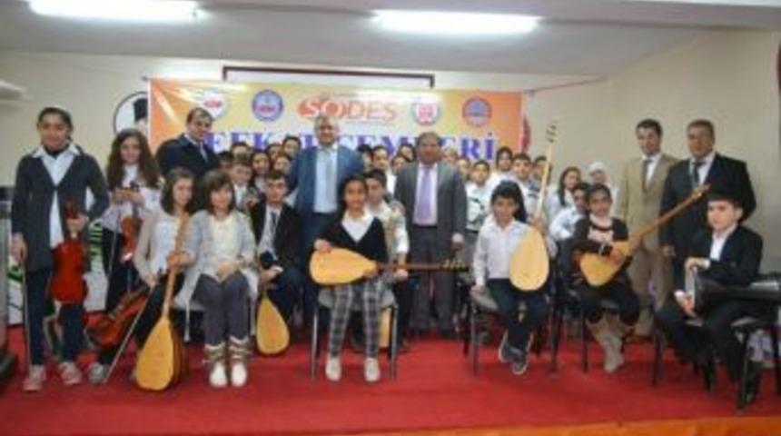 Şefkat &Ccedil;emberi Projesi&rsquo;yle 800 &Ouml;ğrenciye Destek