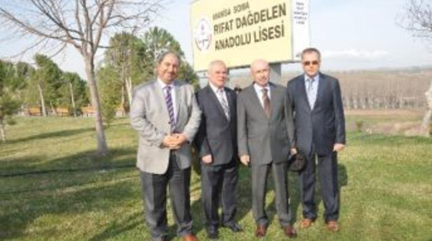 Bu Lise Adeta Kamp&uuml;se D&ouml;nd&uuml;