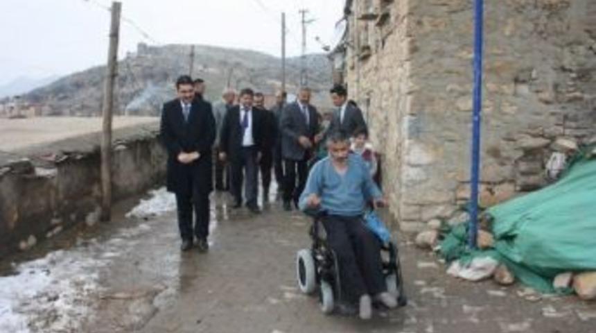 Dicle Kaymakamı Kattaş&rsquo;tan Hasta Ziyareti