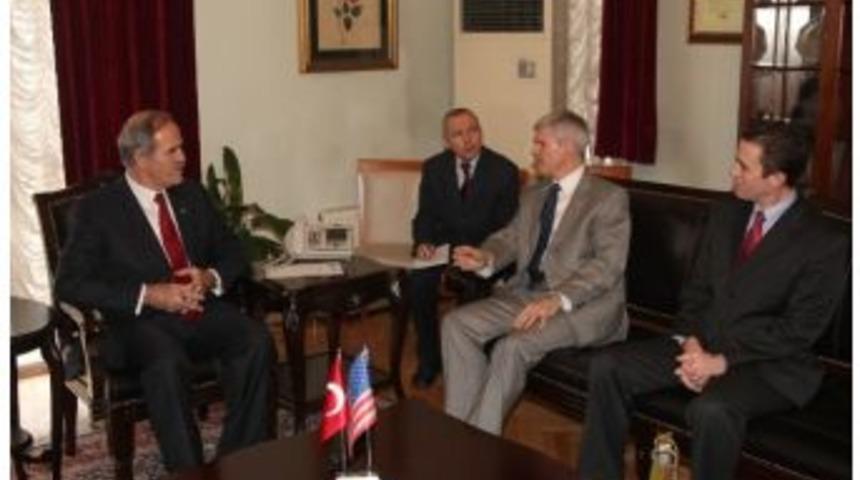 Amerikan Konsolostan Bursa&rsquo;da Tarihin Ayağa Kaldırılmasına &Ouml;vg&uuml;