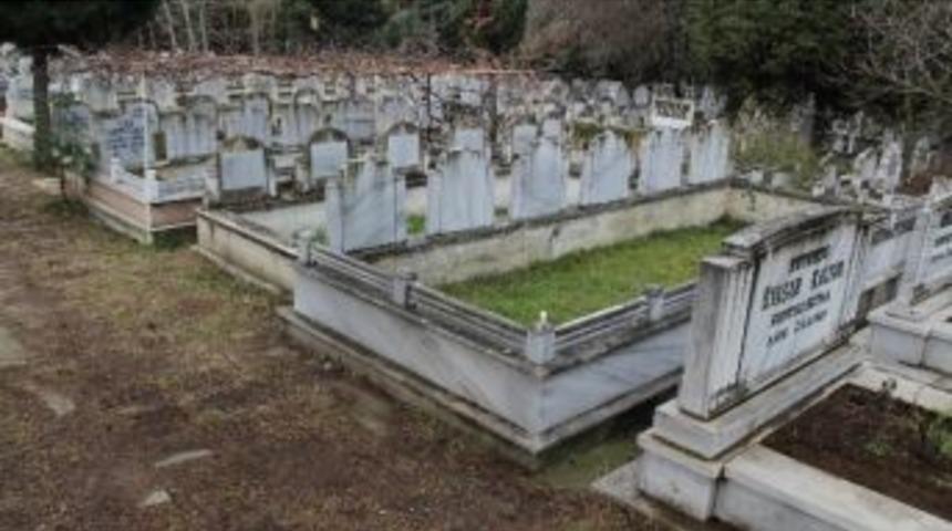 Mezarlıklarda &ldquo;k&ouml;şe Başı Olsun&rdquo; Sıkıntısı