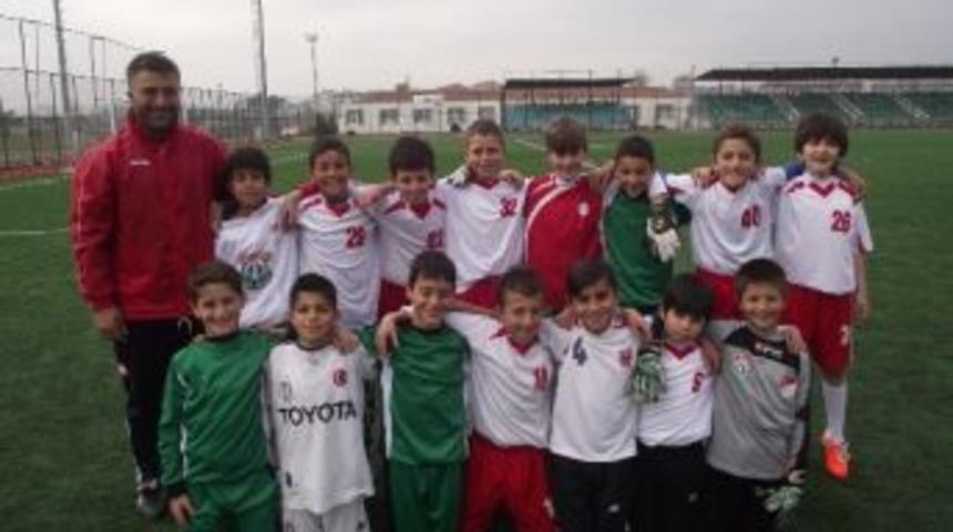 Geleceğin Futbolcuları Yetişiyor