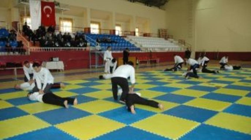 Polis Memurlarına Yakın D&ouml;v&uuml;ş Eğitimi