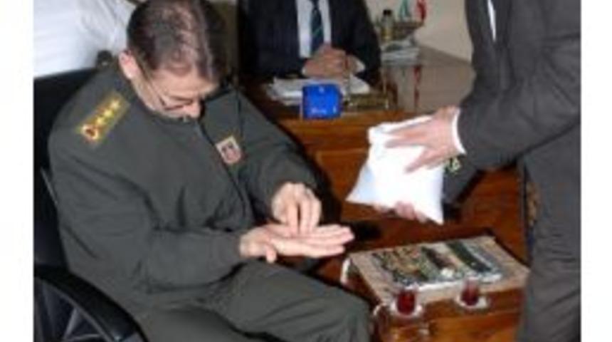 Vali Yılmaz İş&ccedil;ilerle Bir Araya Geldi