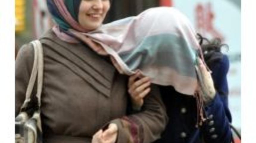 Balıkesir'de Yağışlar S&uuml;r&uuml;yor