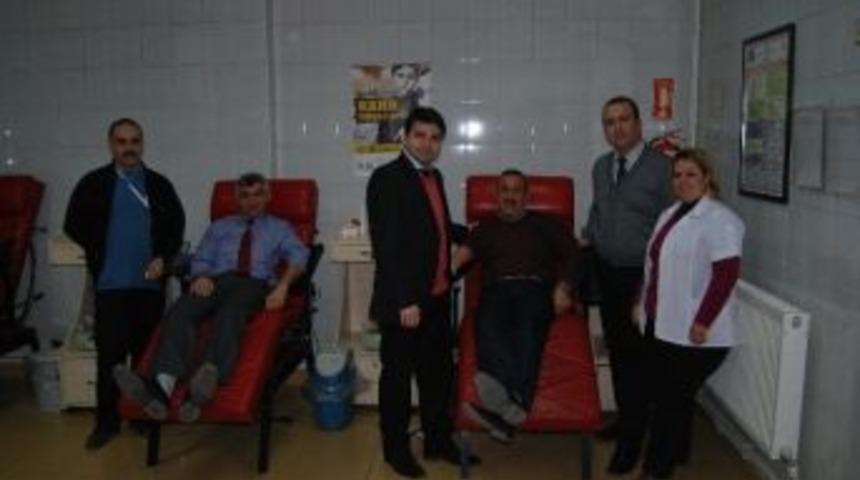 &Ouml;zel İdare Personelinden Kan Bağışı