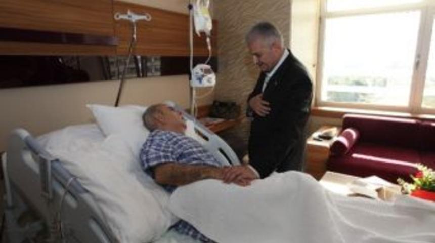 Yıldırım, Kocaoğlu'nun Hastanedeki Kardeşini Ziyaret Etti