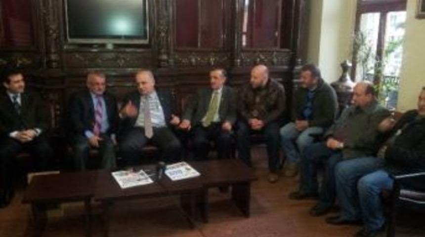 Kt&uuml; Rekt&ouml;r&uuml; S&uuml;leyman Baykal, Facebook&rsquo;a Girmeyi Seviyor