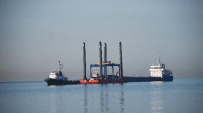 Kıyıya Vuran Duba&rsquo;da Bir Kişi Mahsur Kaldı