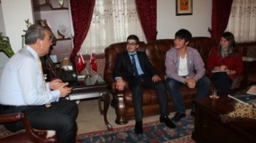 &Uuml;nver, Gen&ccedil; Dostu Başkan İyi Niyet S&ouml;zleşmesini İmzaladı