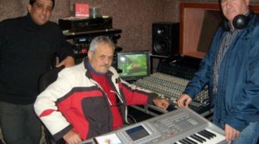 Siyasette Son Moda: Her Adaya Se&ccedil;im Şarkısı