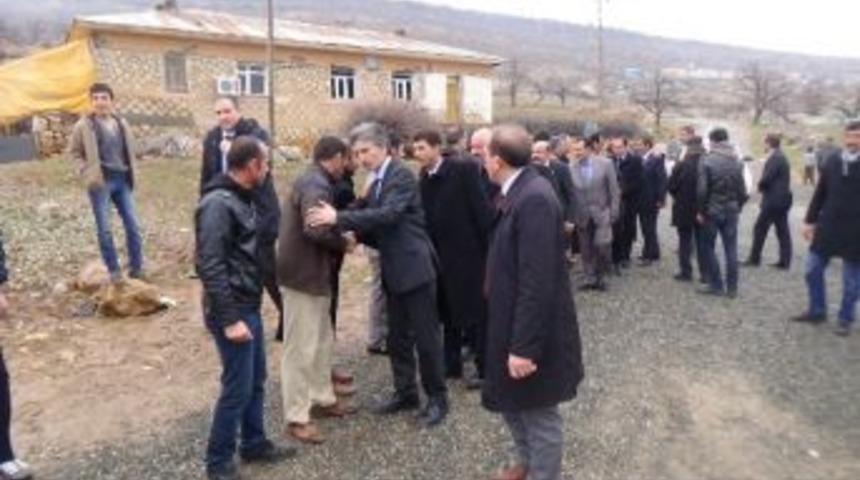 Mhp'li Alnıa&ccedil;ık Hamzalı K&ouml;y&uuml;n&uuml; Ziyaret Etti