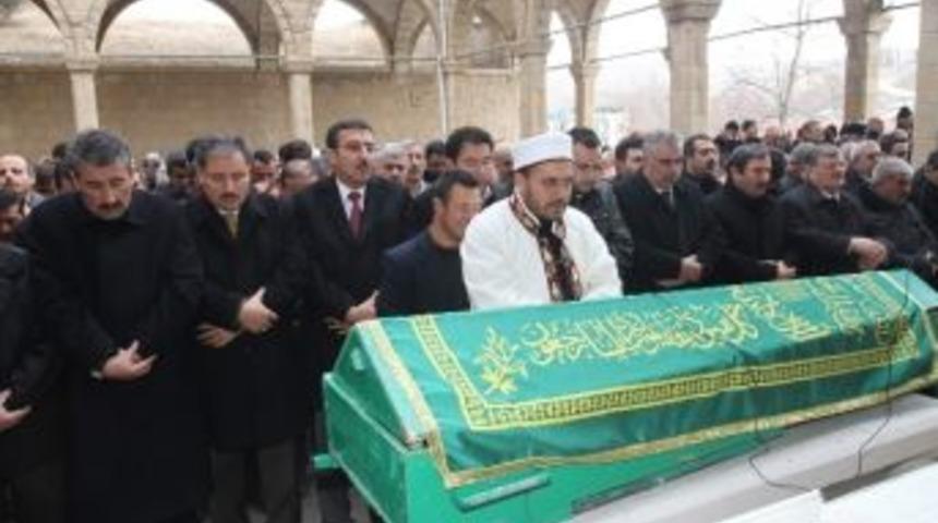 Malatya Belediye Başkanı Ahmet &Ccedil;akır&rsquo;ın Dayısının Eşi Vefat Etti