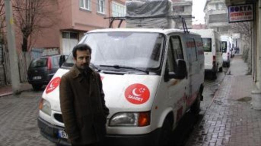 Saadet Partisi Seçim Aracının Ses Düzenini Sağlayan Amfiyi Çaldılar