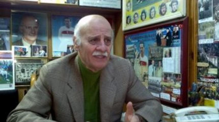 Efsane Hoca Ahmet Suat &Ouml;zyazıcı, Mustafa Ak&ccedil;ay'a Sahip &Ccedil;ıktı