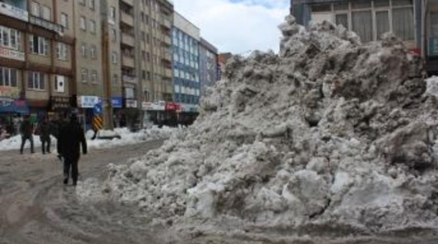 Hakkari&rsquo;de Karla M&uuml;cadele &Ccedil;alışması