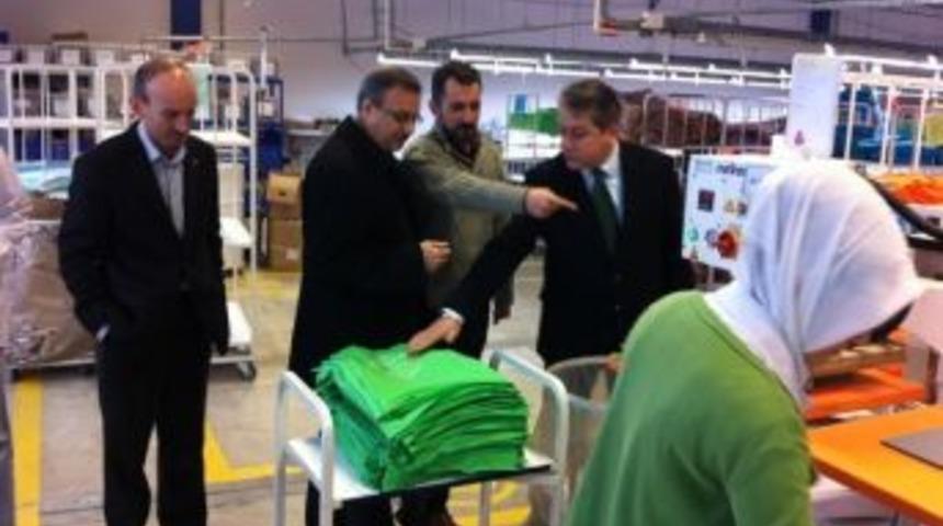 Vali Su Fabrika Ve İşyerlerini Ziyaret Etti