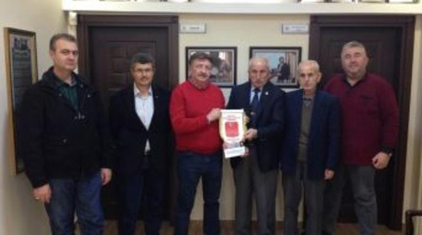 Hayrabolu Gaziler Derneği'nden Ticaret Borsası'na Plaket