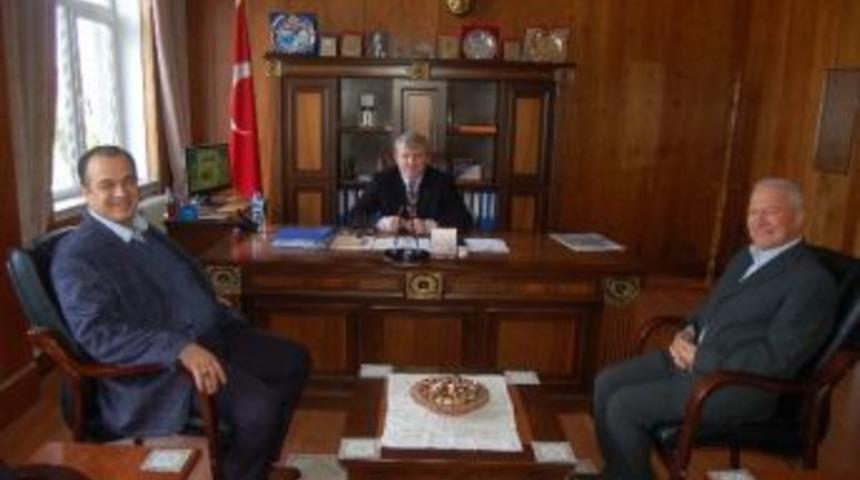 Ak Parti İl&ccedil;e Teşkilatından Kurumlara Ziyaret