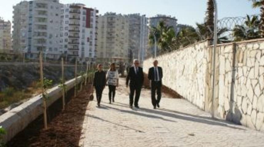 Mezitli Deresi &Ccedil;evresindeki D&uuml;zenlemeler Devam Ediyor